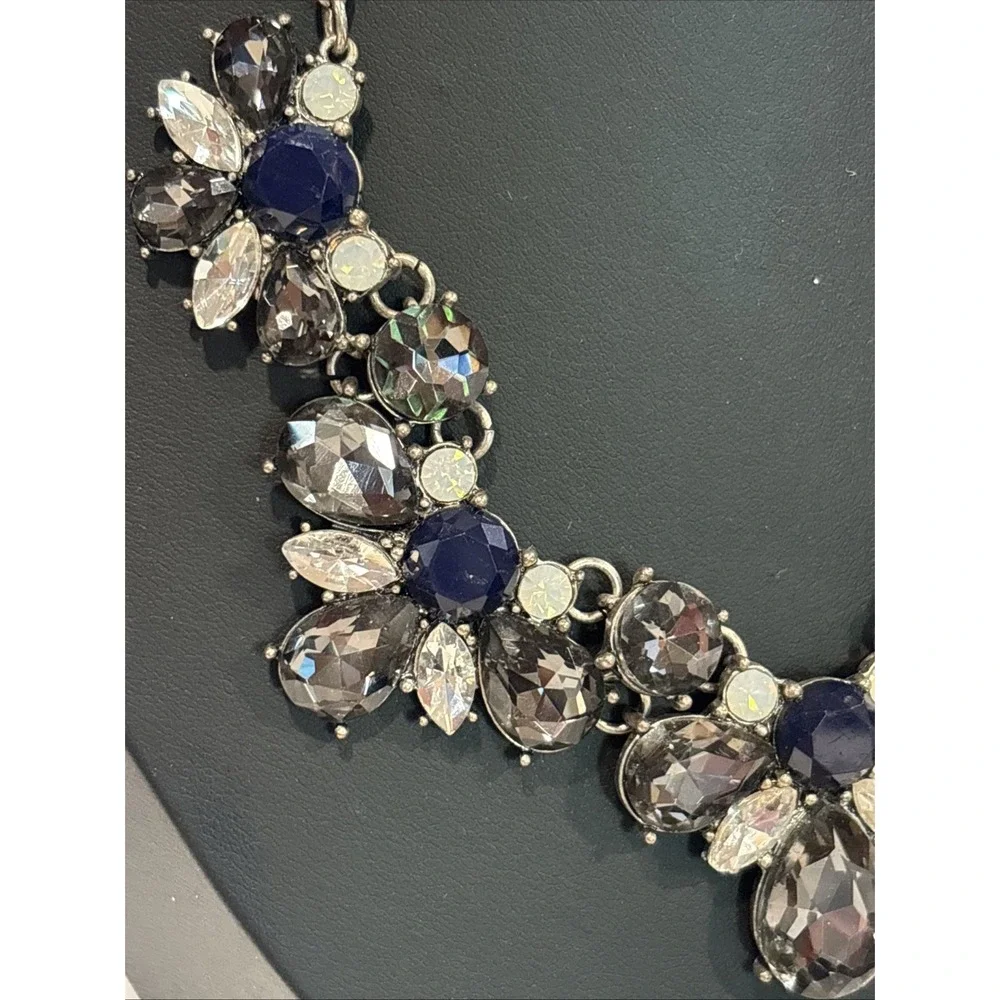 Statement Bib Necklace Gray Crystal Rhinestone Floral Cluster 19 Inch Chain
